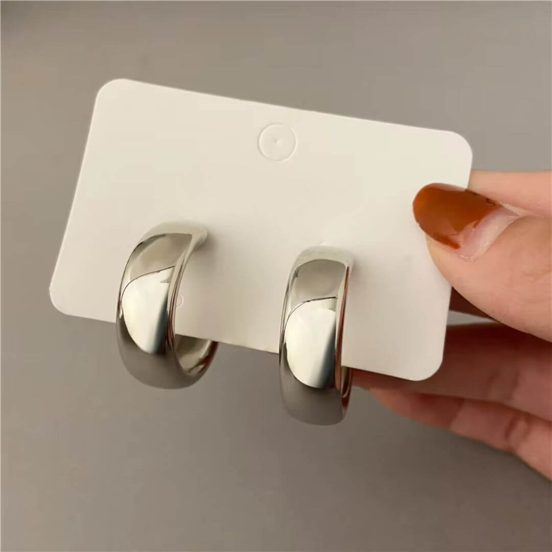 Luz e Essência: Argolas Eternity 925