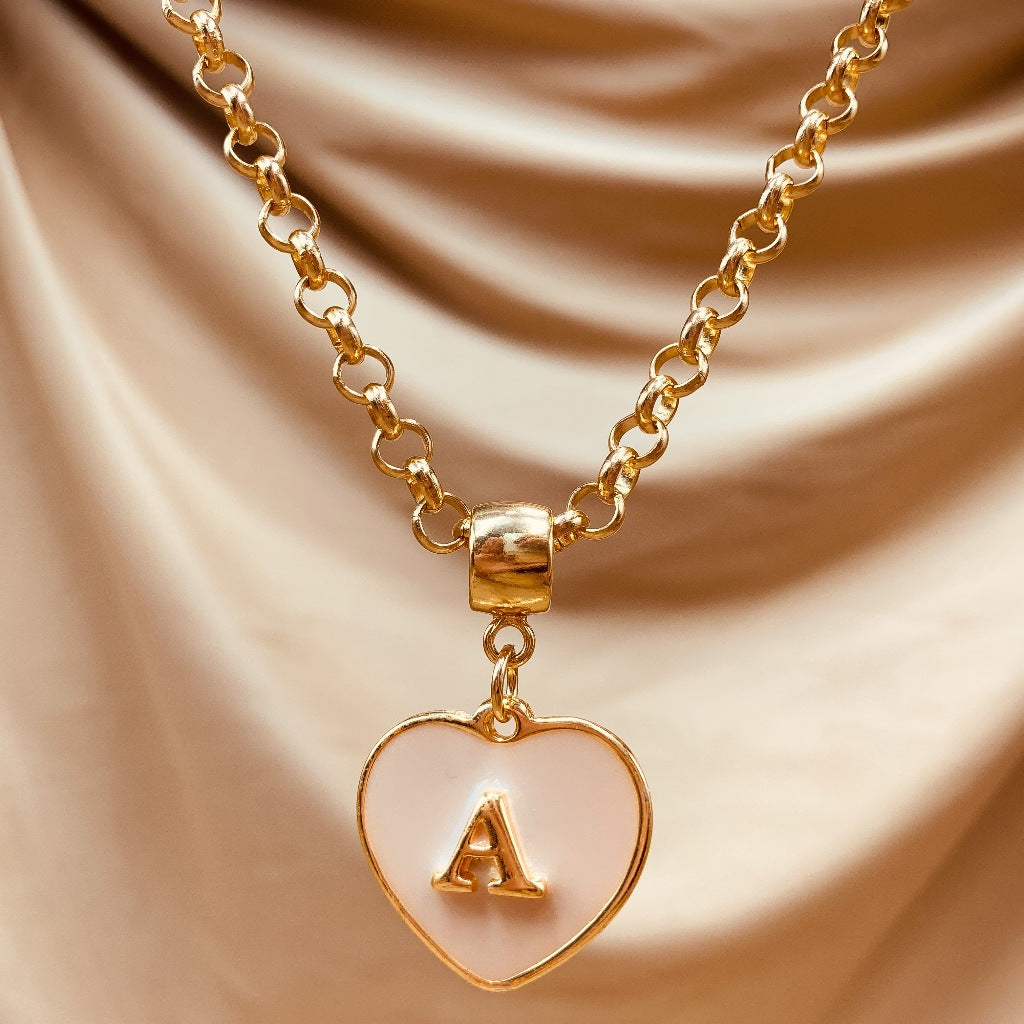 Colar Personalizado Coração & Inicial – A Joia Feminina que É a Sua Cara 💖✨